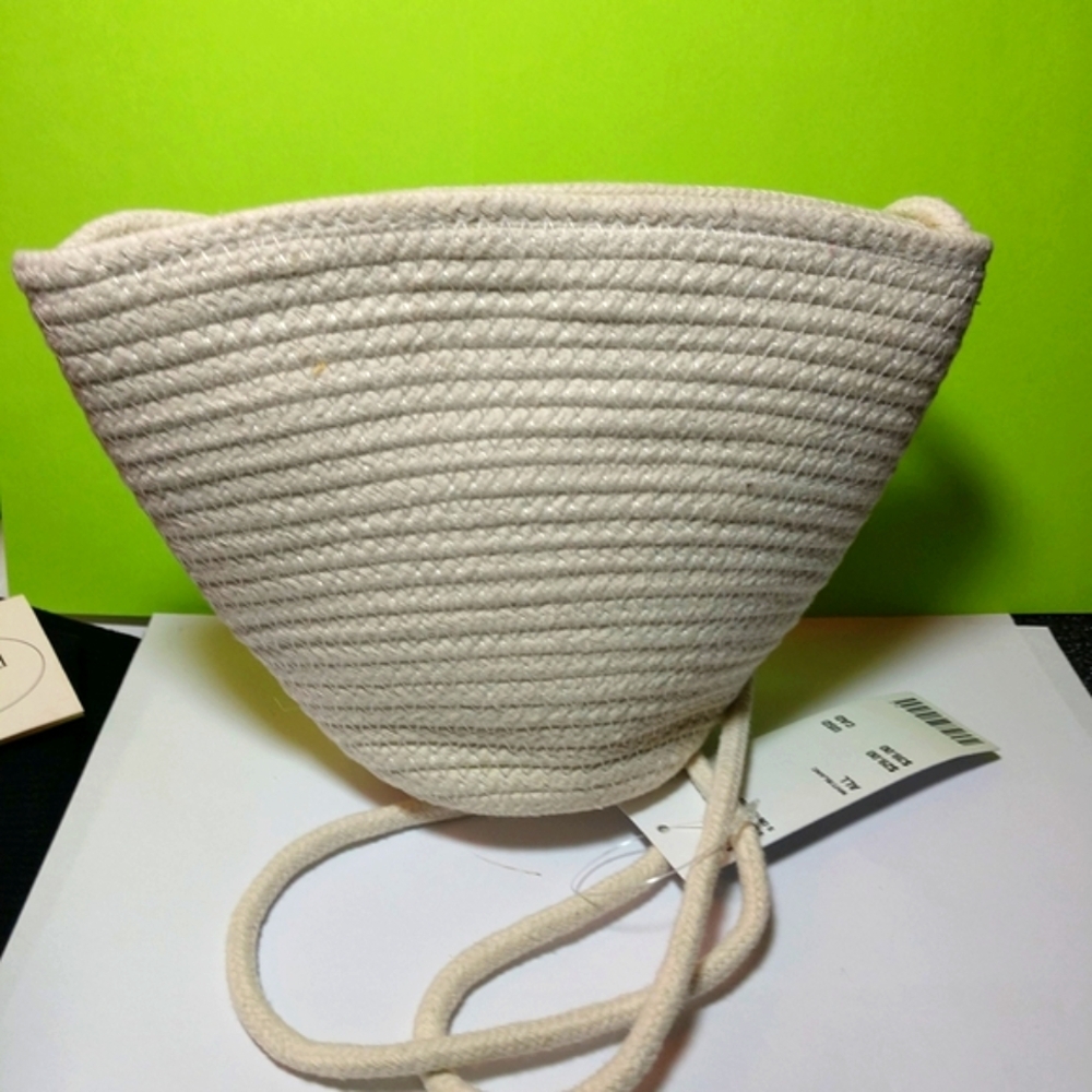 Urban Outfitters Iris Woven Crossbody Bag NWT - Picture 3 of 15